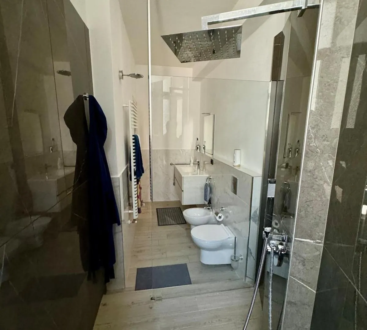 Design Apartment In City Center Milan