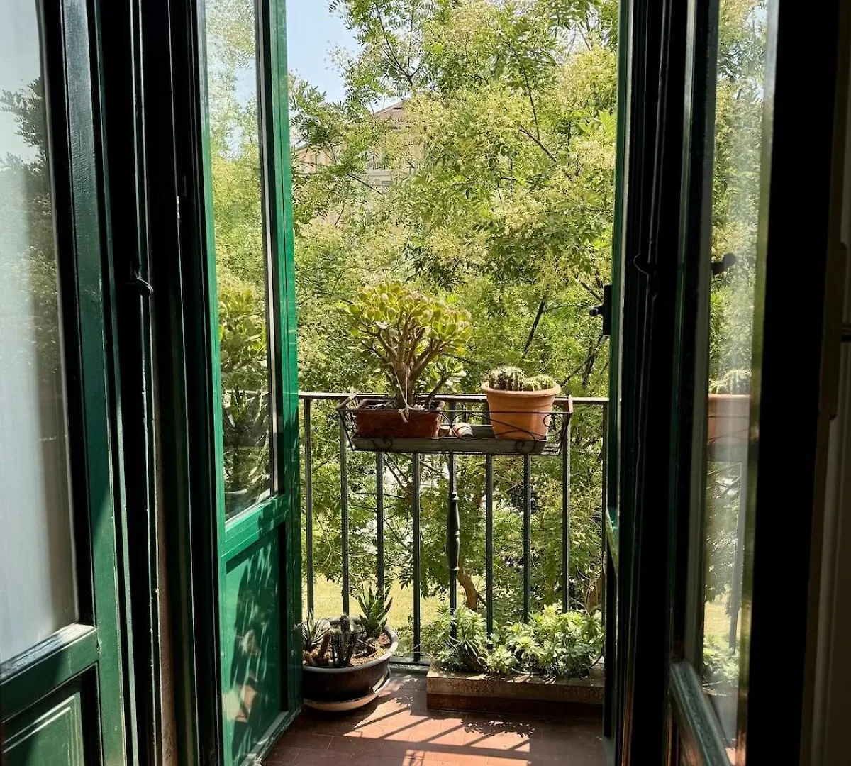 Design Apartment In City Center Milan Italy